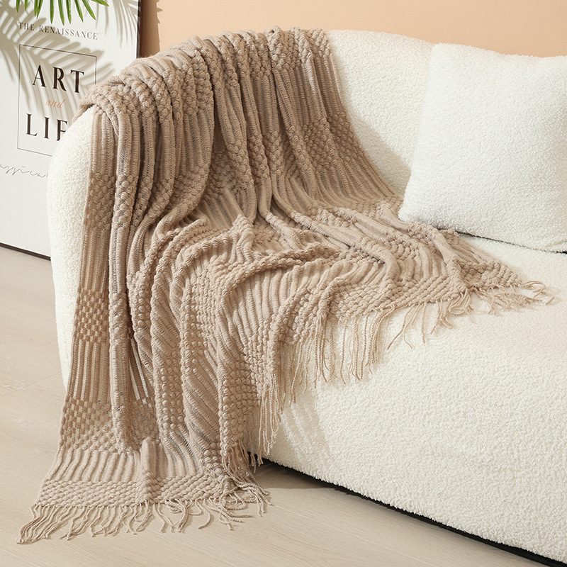 Custom Red Tasseled Knit Throw Blanket – Wholesale Soft Textured Decorative Blanket for Hotel & Airbnb
