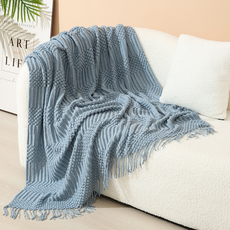 Custom Red Tasseled Knit Throw Blanket – Wholesale Soft Textured Decorative Blanket for Hotel & Airbnb